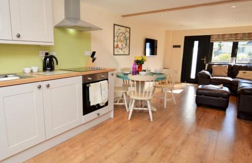 Chardstock House | Cozy 1-Bed Retreat in Pet-Friendly Lyme Regis
