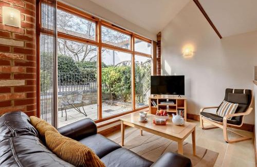 North Wheatley House | Cozy 1 Bed in Mattersey - Perfect for Families and Pets