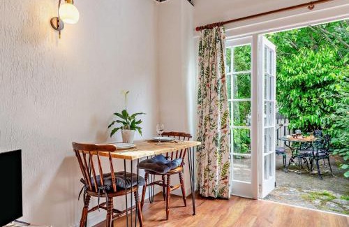 Alcombe House | Relaxing 4-Star Stay at Minehead with Private Pool