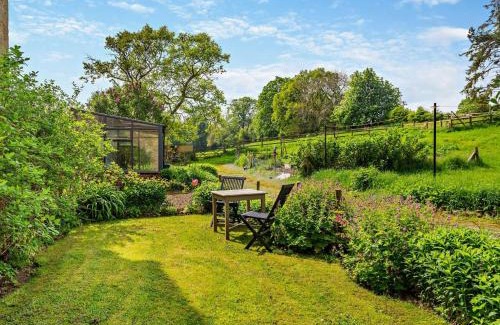 Moulton Apartment | Cozy 1 Bed in Richmond - Perfect for Families
