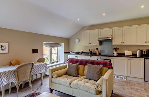 Moulton Apartment | Cozy 1 Bed in Richmond - Perfect for Families
