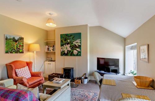 Moulton Apartment | Cozy 1 Bed in Richmond - Perfect for Families
