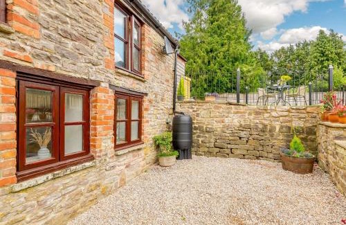 Redbrook House | Cozy St Briavels Room with Family and Pet-Friendly Options