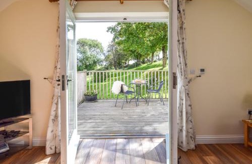 Truro House | Cozy 1 Bed in Truro with Pet-Friendly Amenities