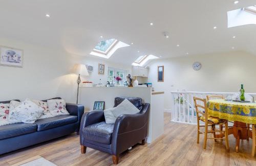 Truro House | Cozy 1 Bed in Truro with Pet-Friendly Amenities