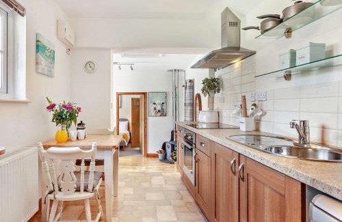 Wedmore House | Cozy 1 Bed in Wedmore - Perfect for Families and Pets
