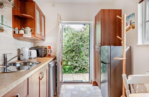 Wedmore House | Cozy 1 Bed in Wedmore - Perfect for Families and Pets