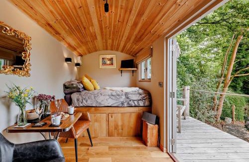 Kingswood House | Inviting 1 Bed Hotel in Family-Friendly Welshpool