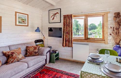 Claverham House | Cozy 1 Bed Stay in Weston-Super-Mare - Pet Friendly Retreat