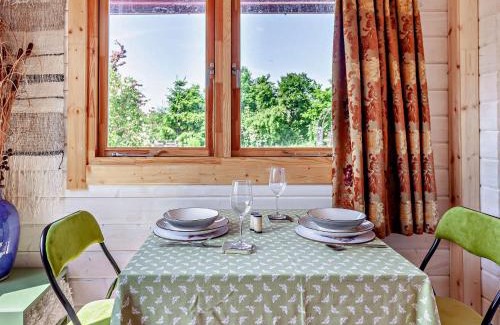 Claverham House | Cozy 1 Bed Stay in Weston-Super-Mare - Pet Friendly Retreat