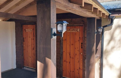 Westbrook Court Cottage | Charming Lodge in Clifford, Hereford - Pet Friendly & Breakfast