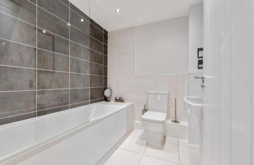 Leeds Apartment | Modern 1-Bed Apartment in a Converted Mill, Family-Friendly