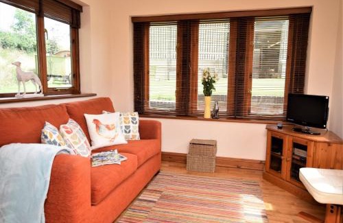 Banbury House | Cozy One-Bedroom Escape in Banbury for Family Fun