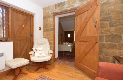 Banbury House | Cozy One-Bedroom Escape in Banbury for Family Fun