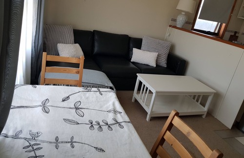 Mildura South Cottage | Cozy 1-Bedroom Cottage Amidst Serene Vineyards