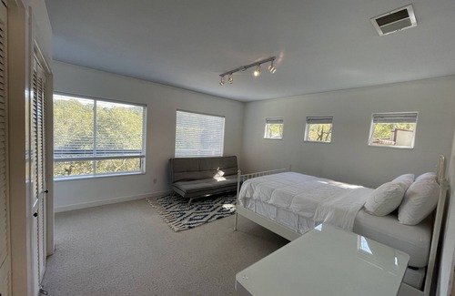 Great Hills Apartment | Cozy 1 Bedroom Suite with Pool, Perfect for Your Stay!