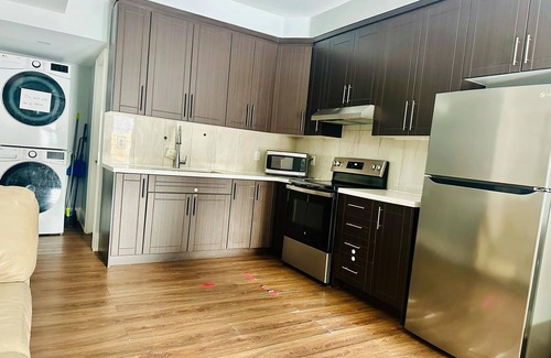 Brampton Apartment | Cozy Private Unit with Breakfast in a Family-Friendly Home