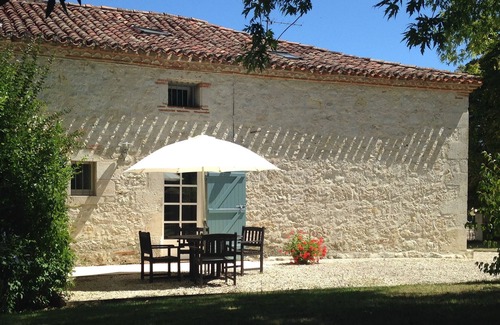 Saint-Loup House | 1 bedroom 2 pers. pool wifi - quiet - security, beautiful park and pool