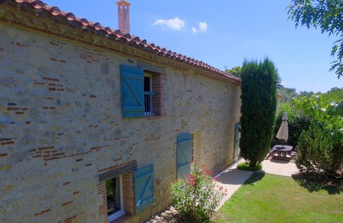 Saint-Loup House | 1 bedroom 2 pers. pool wifi - quiet - security, beautiful park and pool