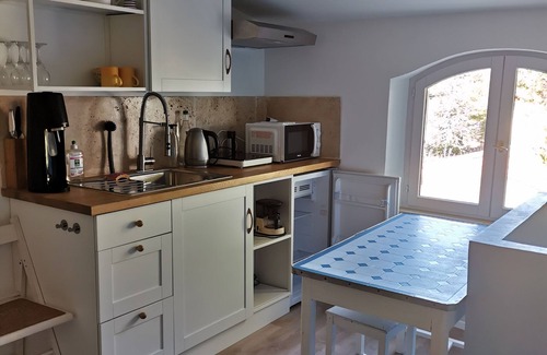 La Roque-d'Antheron Apartment | Family-Friendly Getaway at Vrbo Property for Your Enjoyment