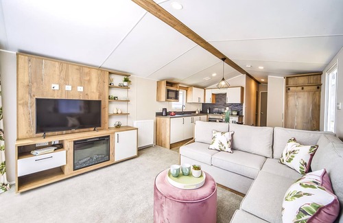 Witton-le-Wear House | Modern 2 Bedroom Retreat with Lake View in Bishop Auckland