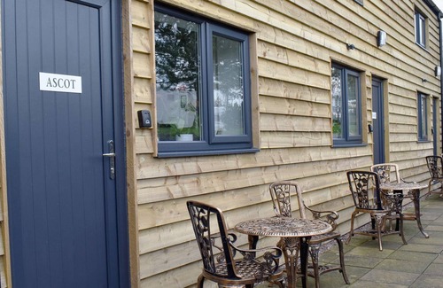 Overton-on-dee Cottage | 1 bedroom accommodation in Wrexham, near Llangollen