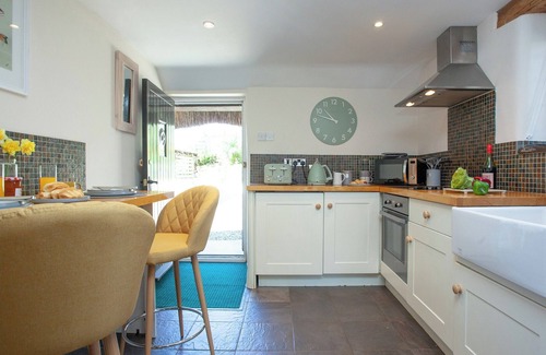Broadwoodkelly Cottage | Ideal 1 Bedroom Retreat in North Tawton with Breakfast