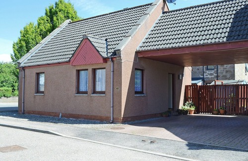 Conon Bridge Cottage | Pet-Friendly 1 Bedroom Retreat in Conon Bridge - Rated 10/10