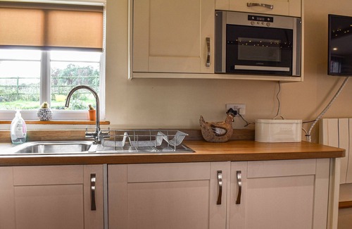 Patrixbourne Cottage | 1 bedroom accommodation in Pett Bottom, near Canterbury