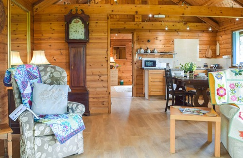 Llangeler Cottage | Cozy 1 Bedroom Stay in Pet-Friendly Bancyffordd
