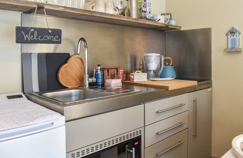 Birchington Cottage | Cozy 1 Bedroom Accommodation with Ocean Views in Birchington