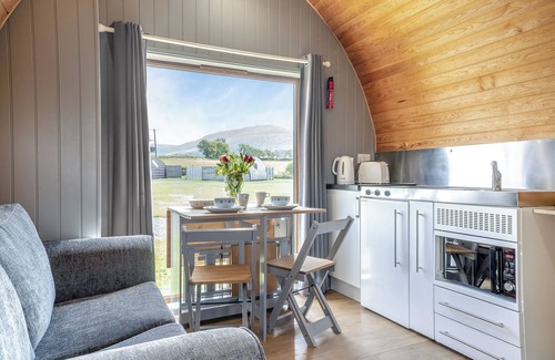 Carlton-in-Cleveland Cottage | Relaxing Roseberry Pod with Views & Family-Friendly Amenities