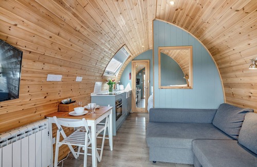 Carlton-in-Cleveland Cottage | Cozy 0 Bedroom Getaway in Great Busby with Spa & Hot Tub