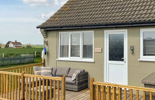 Sea Palling Cottage | Cozy 1 Bedroom Accommodation with Oceanfront Views