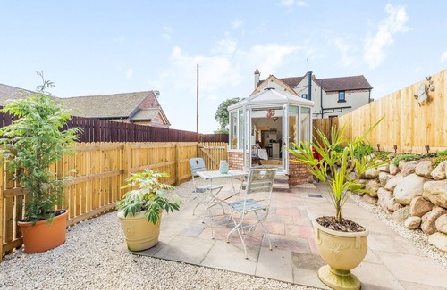 High Ercall Cottage | Cozy 1 Bedroom Retreat in Ellerdine, Near Telford