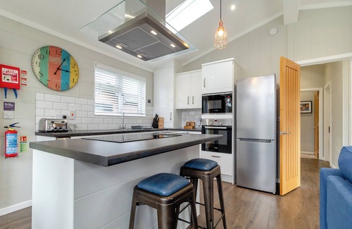 Pentney Ski Chalet | Contemporary Lodge for Family Getaways near Norfolk Coast