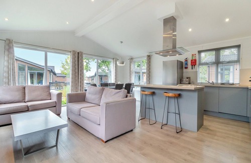 Pentney Ski Chalet | Contemporary Lodge Perfect for Family Fun and Activities