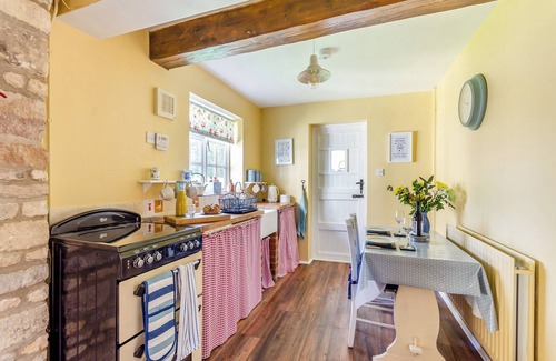 Old Somerby Cottage | Cozy 1 Bedroom Retreat in Ropsley, Near Grantham