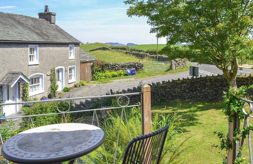 Penny Bridge Cottage | Pet-Friendly 1 Bedroom Getaway in Oxen Park, Near Ulverston