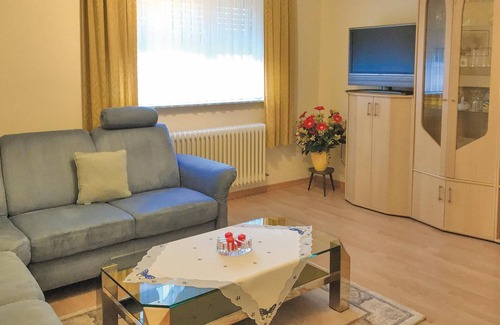 Hosingen Apartment | Ideal 1 Bedroom Stay with Spa and Breakfast in Rodershausen