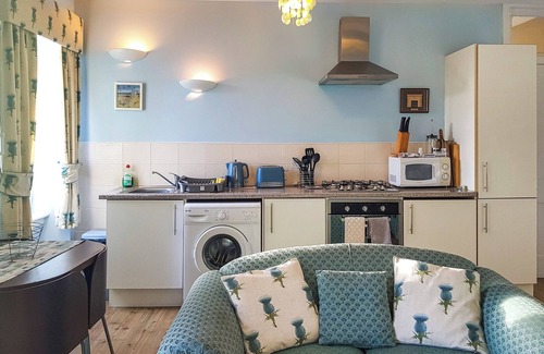 Pittenweem Cottage | Cozy 1 Bedroom Getaway with Oceanfront Views in Anstruther