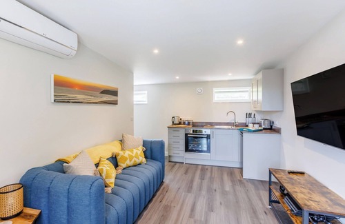 Barnstaple Cottage | Cozy 1 Bedroom Retreat with Oceanfront Views in Barnstaple