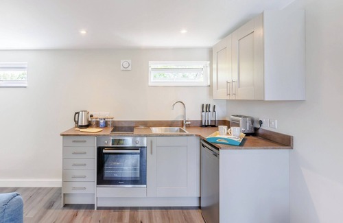 Barnstaple Cottage | Cozy 1 Bedroom Retreat with Oceanfront Views in Barnstaple