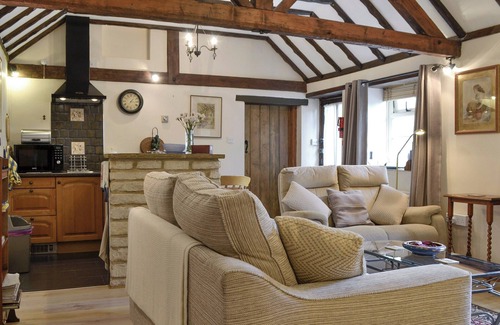 Ampney Crucis Cottage | Cozy 1 Bedroom Retreat in Ampney Crucis - Rated 9.8/10
