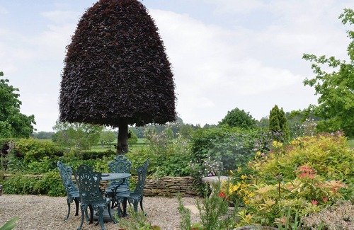 Ampney Crucis Cottage | Cozy 1 Bedroom Retreat in Ampney Crucis - Rated 9.8/10