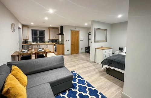 Guilsfield Cottage | Modern Annexe Retreat in Charming Guilsfield Village