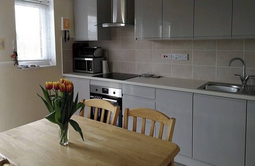 Sea Palling Cottage | Cozy 1 Bedroom Getaway with Ocean View in Happisburgh