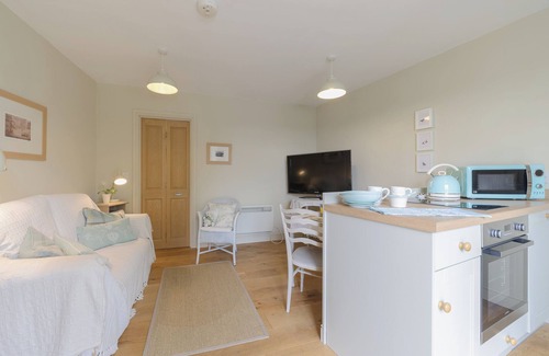 Mortimers Cross Cottage | Cozy 1 Bedroom Stay in Mortimers Cross, Near Leominster