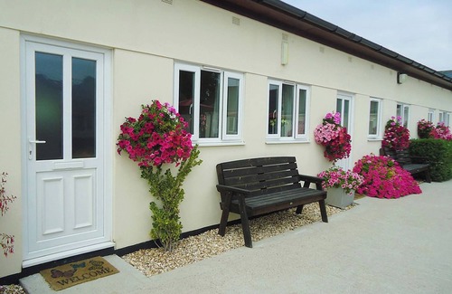 Littlebredy Cottage | Welcoming Dorset Hotel: Family-Friendly Stay with Great Amenities