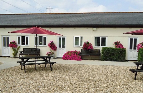 Littlebredy Cottage | Cozy 1 Bedroom Retreat in Winterbourne, Steepleton